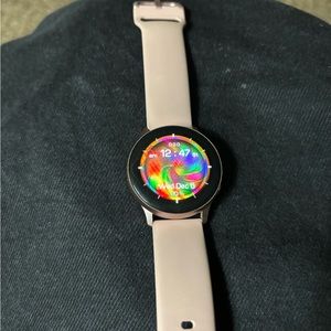 I am selling this watch because I don’t need it it works great